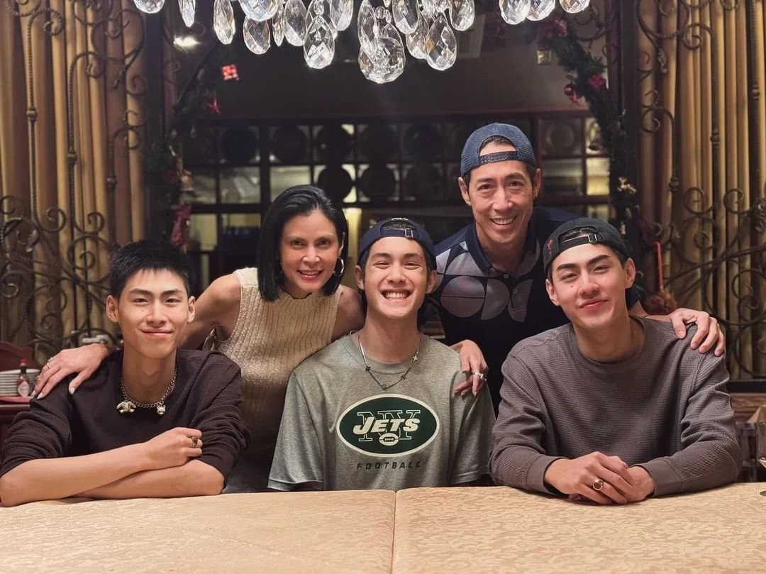 J Jetrin的大女儿Nong Jayda在国外的生活照