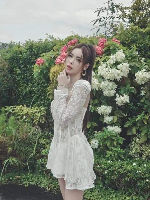 泰国女星Ice Preechaya的社交媒体最新美照