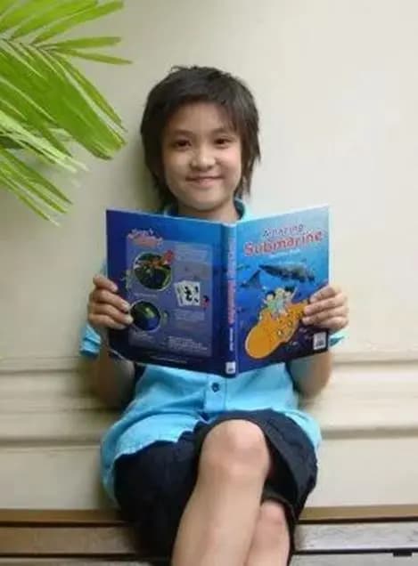 资深童星Flute Chinnaphat近期生活照