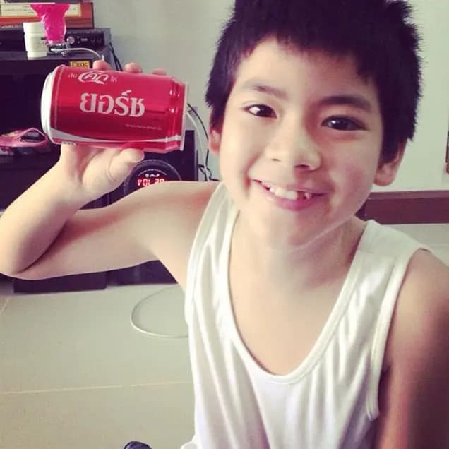 泰国男星Yorch Yongsin帅气近照