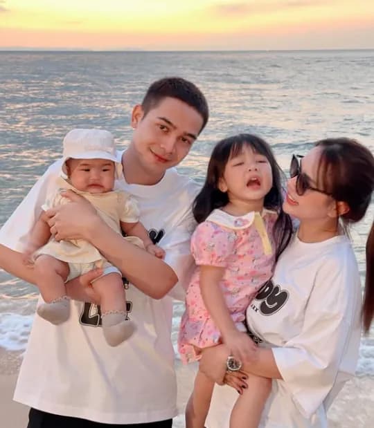 Jenny Ratchanok与丈夫Yiw Chatmongkol被传离婚的网路假新闻截图