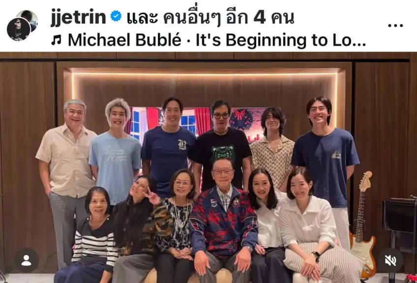 J Jetrin一家2026新年温馨大合影,前妻Pin与三个儿子同框