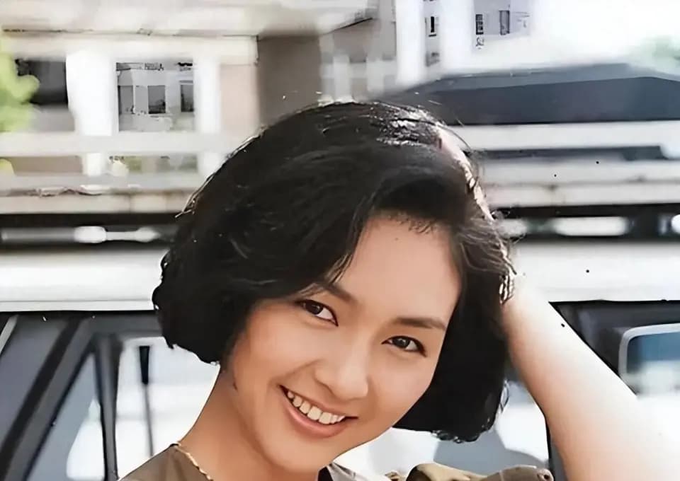 司马燕年轻时期的清纯生活照