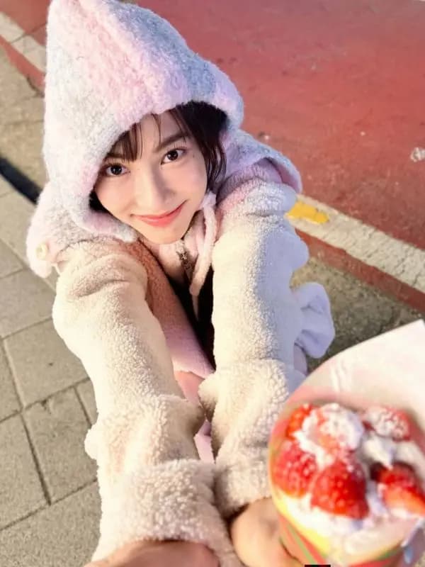 Green Ausadaporn无滤镜素颜近照,展示真实皮肤状态