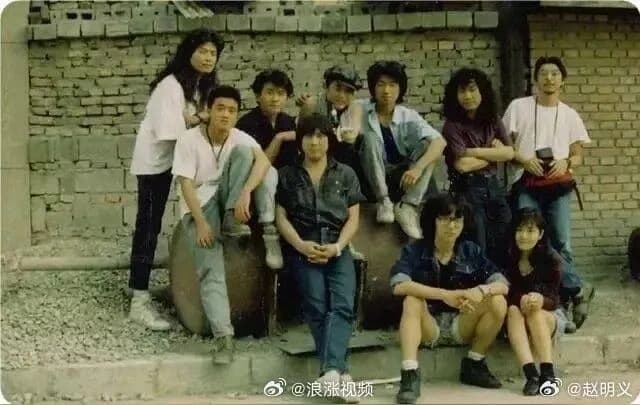 郭传林一手捧红的摇滚歌手郑钧及其代表作《赤裸裸》专辑