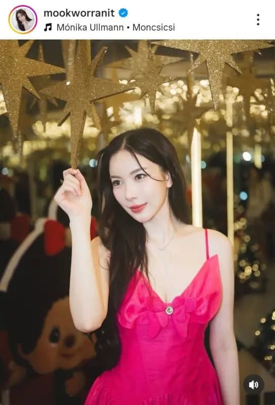 泰国女星Mook Worranit展现自信笑容的近照