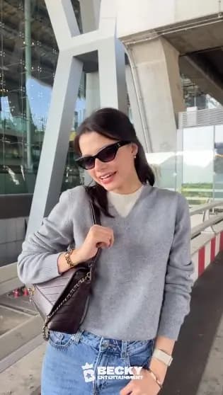 CHANEL House Ambassador Becky Rebecca的机场全身照