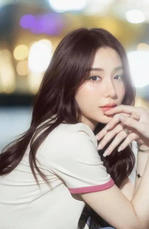 泰国女星Yada Narilya在Play Park剧集中的精彩造型与个人写真