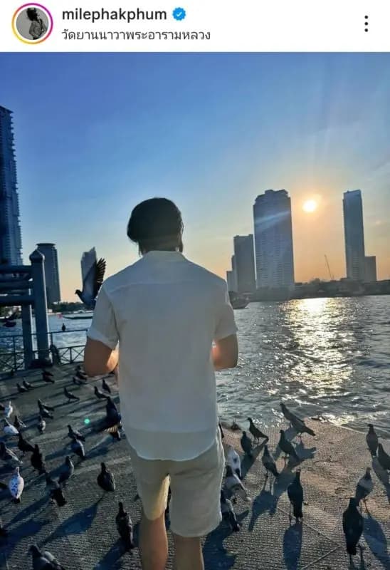 Mile Phakphum前往扬纳瓦寺做功德祈福