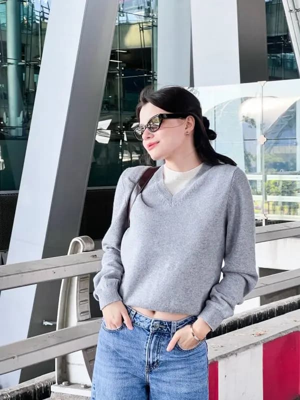 Becky Rebecca作为CHANEL品牌大使现身机场准备飞往洛杉矶