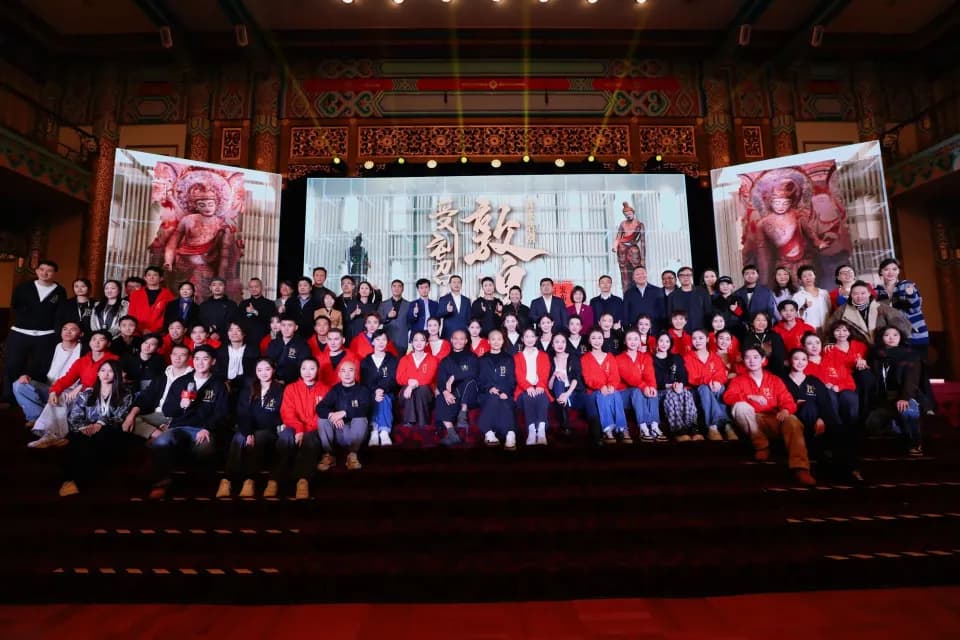 黄小西音乐节幕后团队工作照