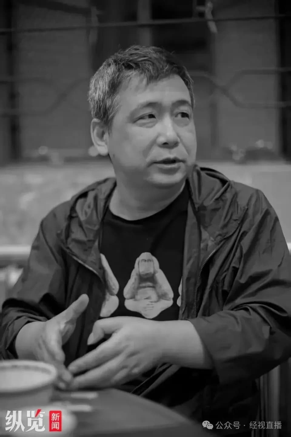 音乐人李卫生前工作照,创办岁月有声研究所致力影像修复