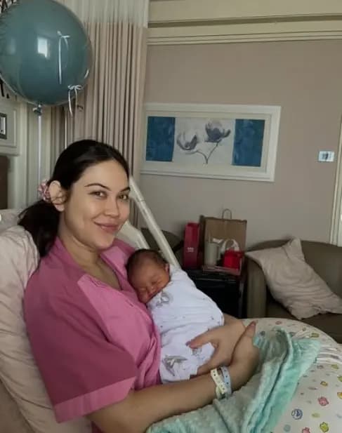 Matt Peranee丈夫Fame展现新手爸爸的喜悦