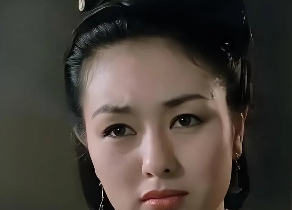 司马燕与丈夫吴忠义的甜蜜婚纱照